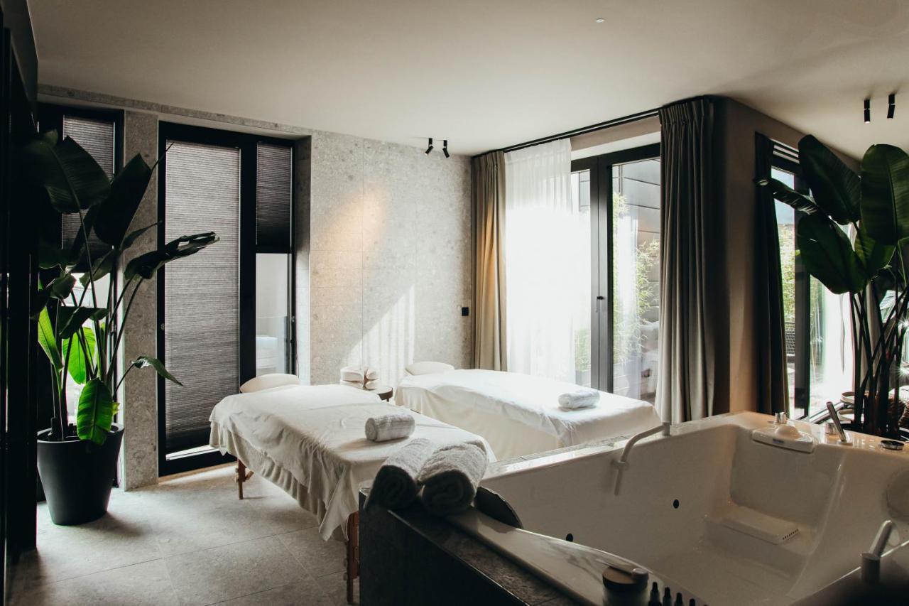 Suite Spa Bath,1024984783:JPEG